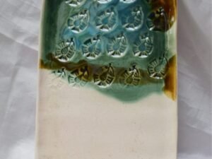 20_Green-White-Leaf-Platter_01-600x816